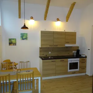  Apartment Schusternagerl