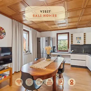  Apartment Sali Homes K39 Monte-carlo -spacious 6-bedroom With Terrace And Garden Views In Ideal For Groups